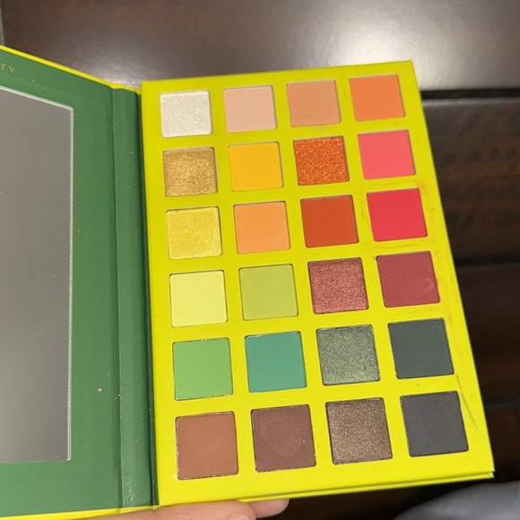 La Reina Azteca Eye Shadow Palette Kara Beauty multicolor eyeshadow palette - Picture 12 of 14